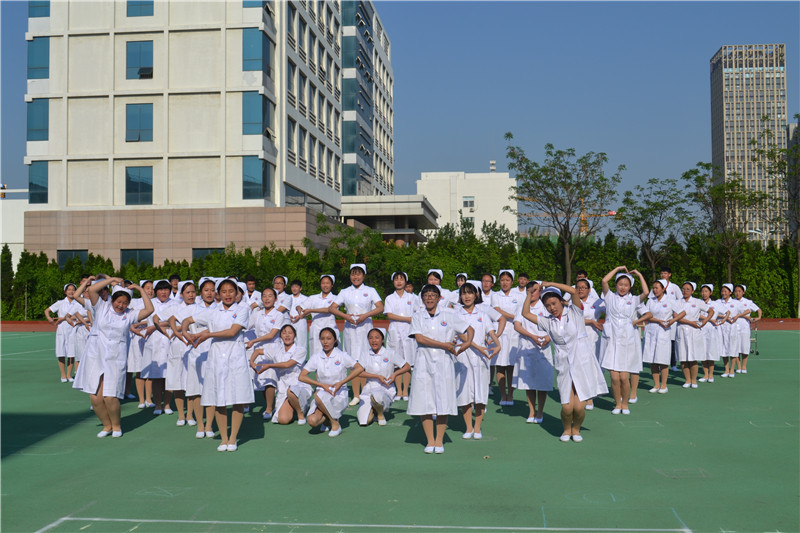 天使之梦在这里启航——日照市卫生学校举行2018年"5·12"国际护士节